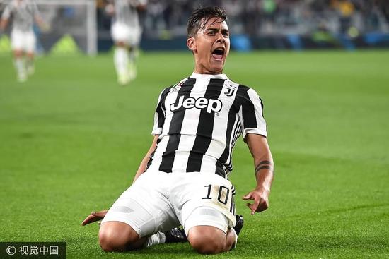 中超赛场争议判罚：VAR判罚引发讨论,（中超判罚风波：VAR介入引发热议）