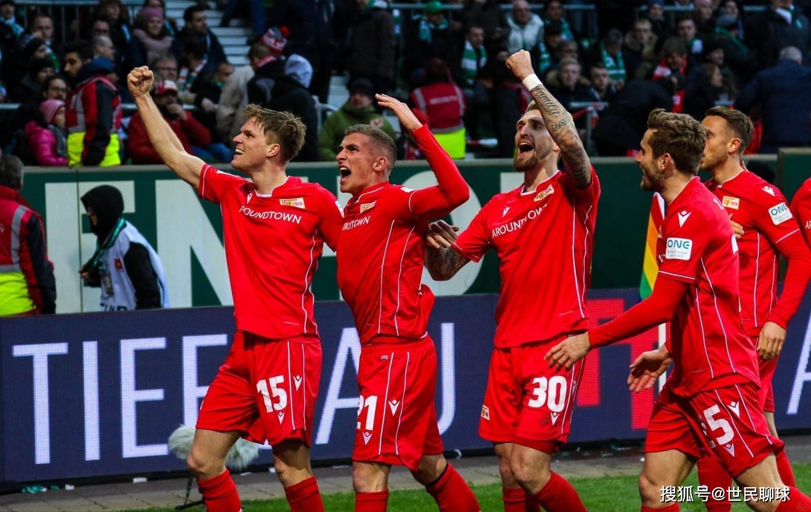 阿斯：皇马高层关注到教练组和球员脱节，他们希望球队反弹（阿斯：皇马高层察觉教练组与球员脱节，盼球队尽快反弹）