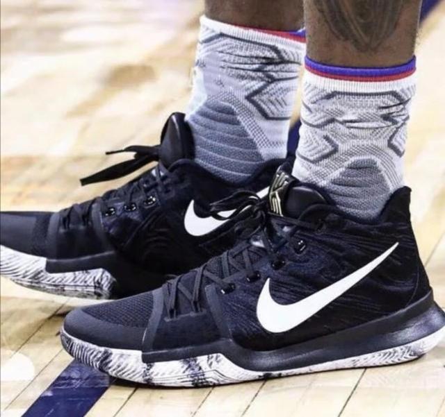 足球周刊：重返国足是刘若钒的愿望，殷切期待完成A级赛首秀（足球周刊：刘若钒盼回归国足，期待迎来A级赛首秀）