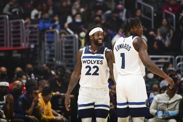 穆斯利奇：杜塞尔多夫实力远超目前排名；球队每天都付出全部（穆斯利奇：杜塞尔多夫实力与当前排名不符，球队每日倾尽全力）