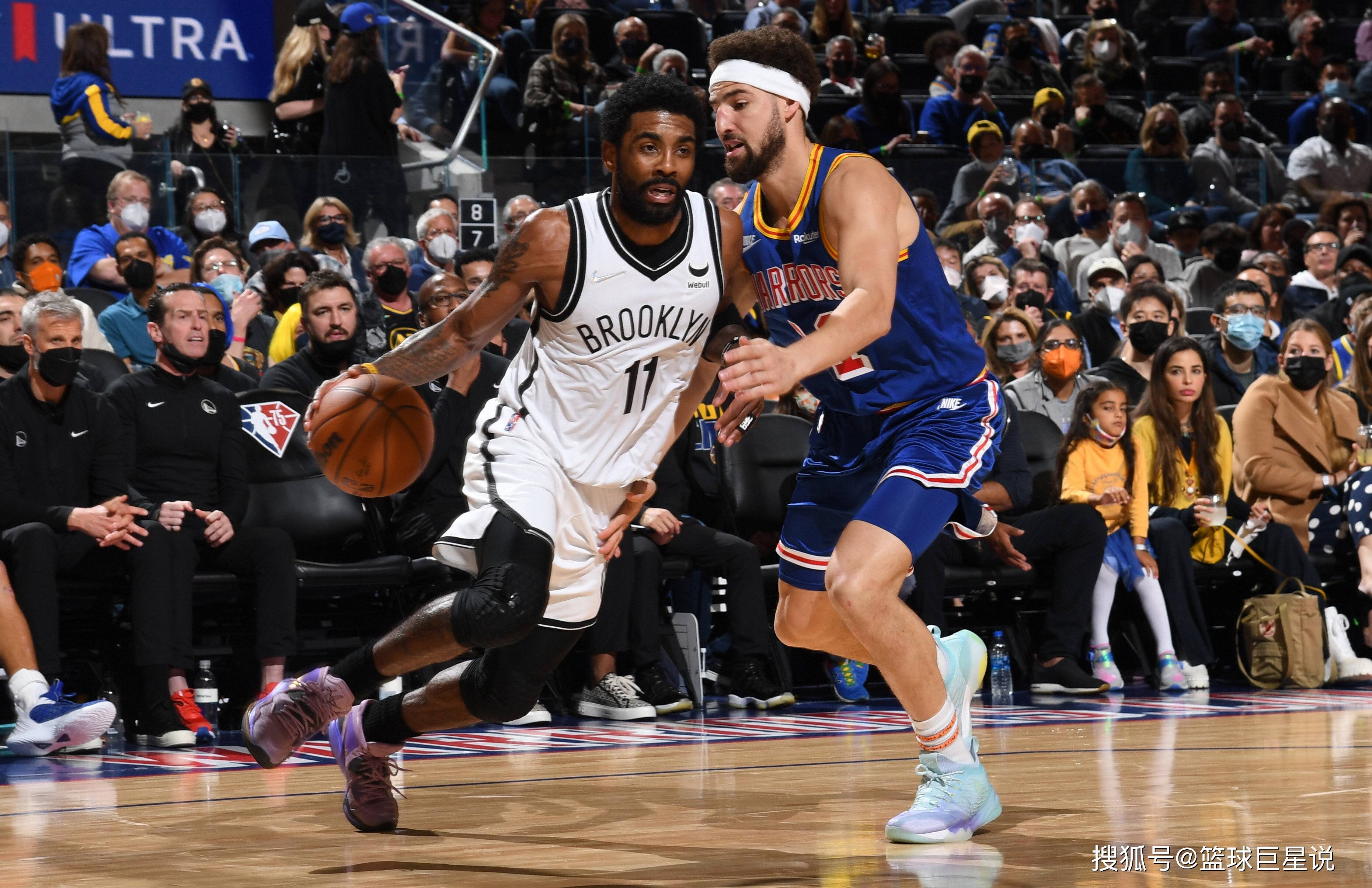 疯狂的足球：米兰门神迈尼昂的盘带合集（足坛狂潮：AC米兰门将迈尼昂盘带集锦）