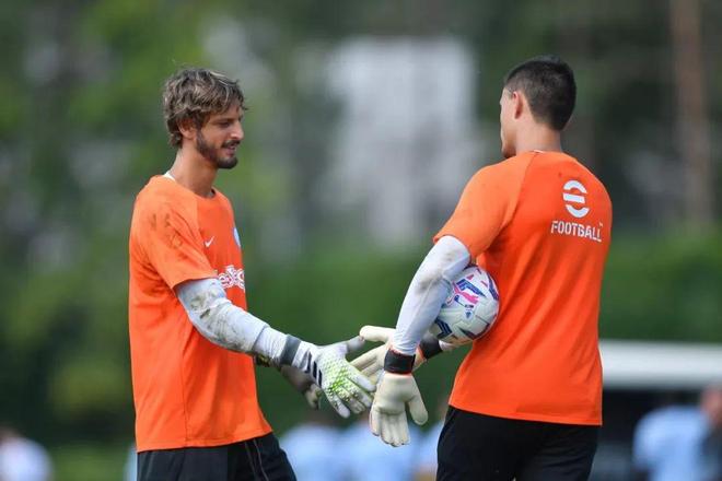 安东内拉晒为蒂亚戈庆生照，举办了一个巴萨主题生日派对（安东内拉晒出蒂亚戈生日照：巴萨主题派对热闹举行）