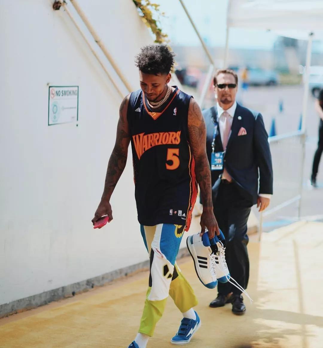 库珀·弗拉格进攻不稳定，投篮准度不足，体能和三分球需提升。（库珀·弗拉格攻端起伏大，投射稳定性欠佳，体能与三分仍需加强）