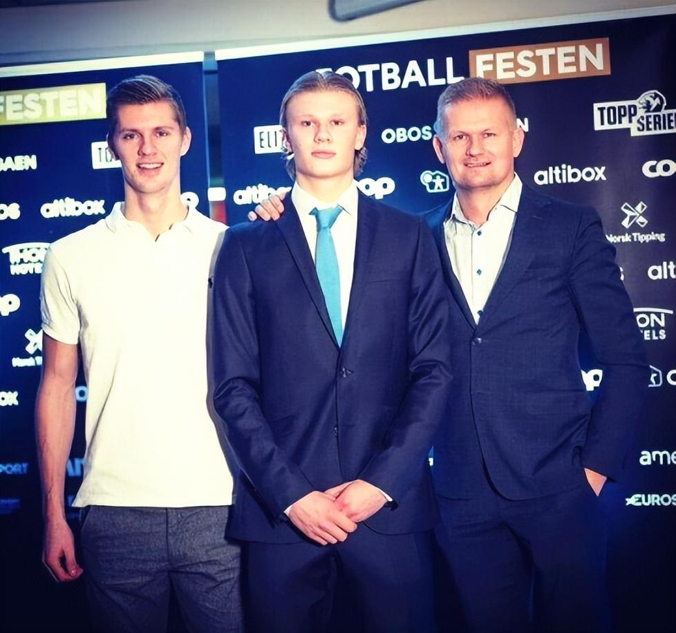 贝纳蒂亚：除了德布劳内，夏窗我们还联系过韦斯利-福法纳（贝纳蒂亚：今夏除德布劳内外，我们也与韦斯利-福法纳接触过）