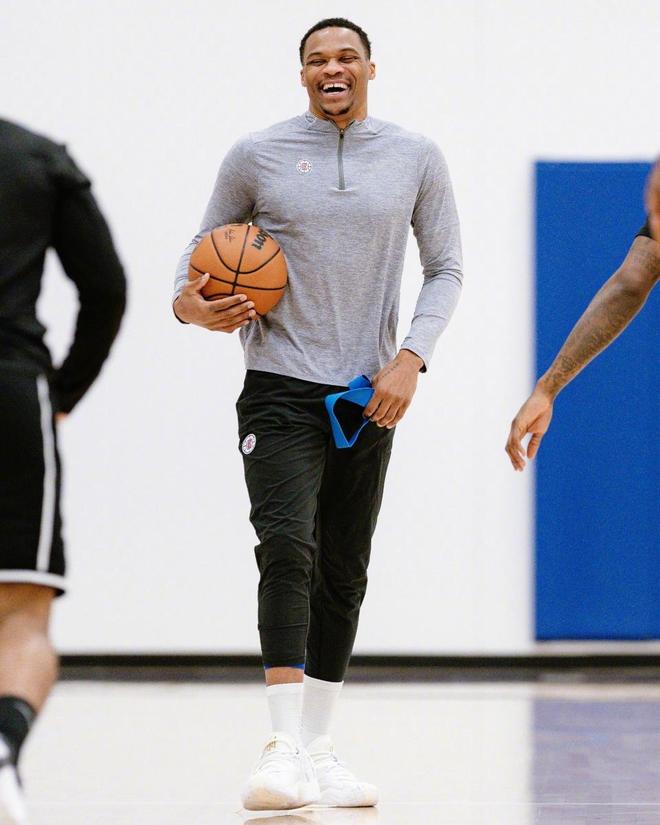 记者：马雷斯卡累计三黄禁赛，无缘指挥切尔西对阵维拉的比赛（记者：马雷斯卡因累积三黄停赛，缺席指挥切尔西对阵维拉之战）