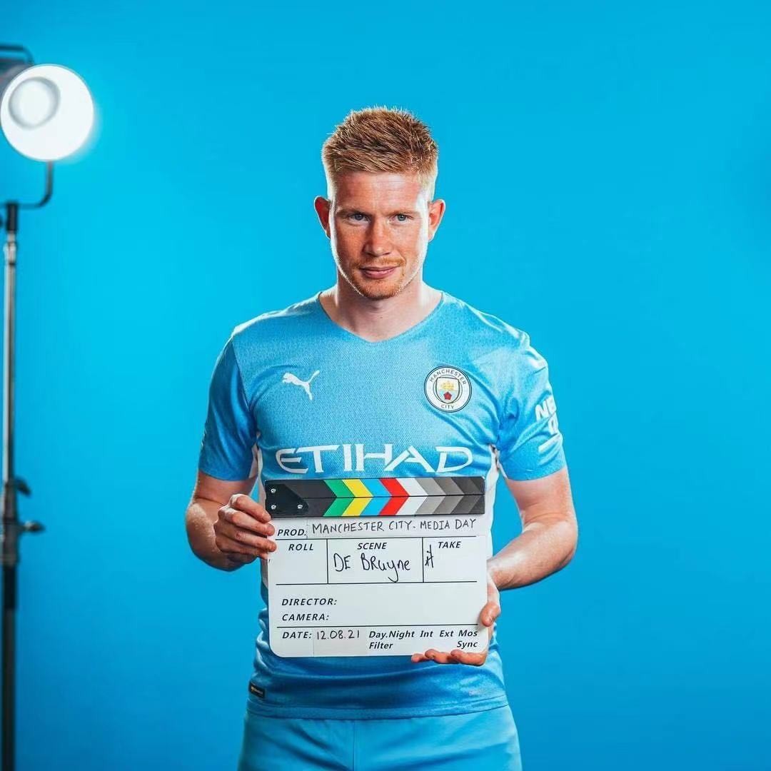 马卡：对点球判罚不满，阿隆索中场休息时找裁判要求解释（马卡：阿隆索对点球判罚不满，半场时向裁判索要解释）